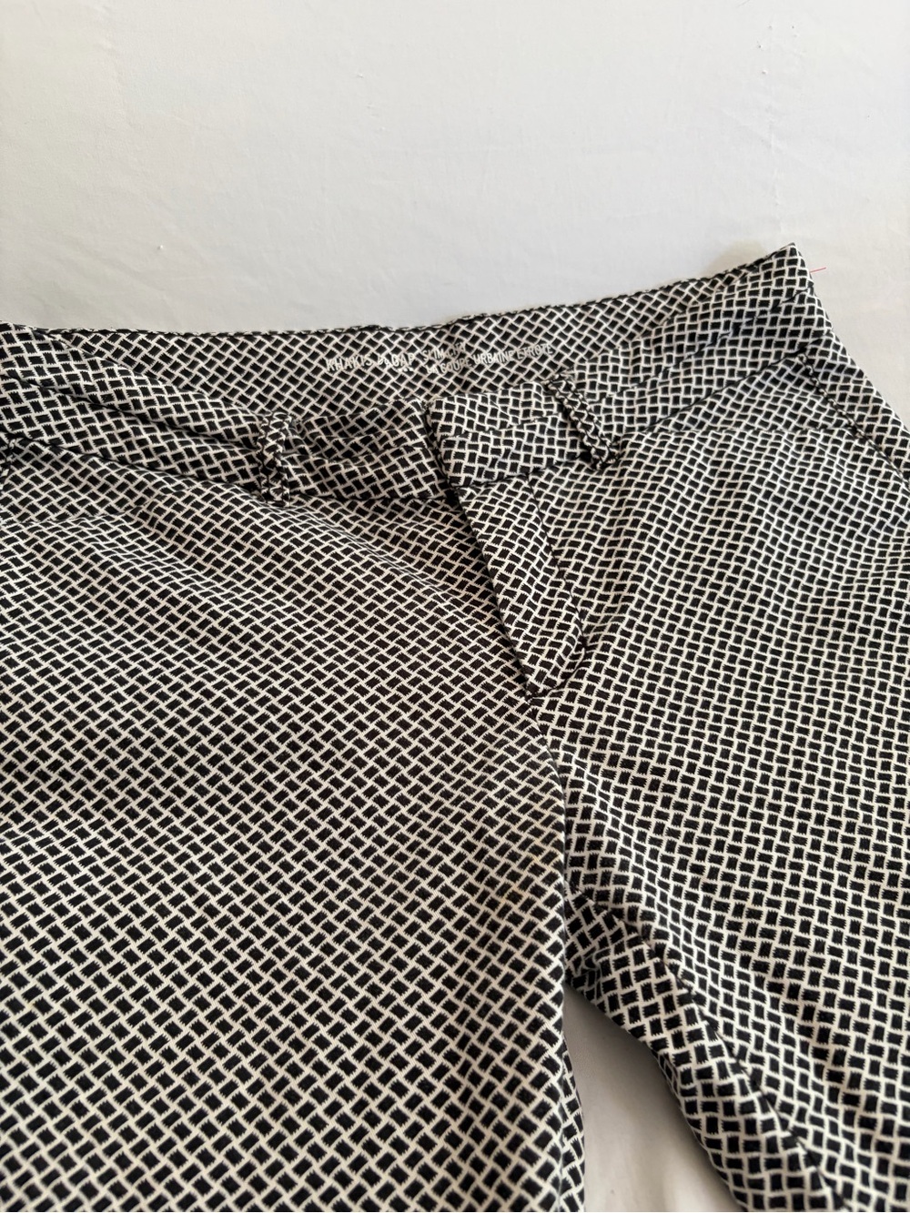 Khakis by Gap Women’s Slim City Pants Black and White w Geometric Print Size 2